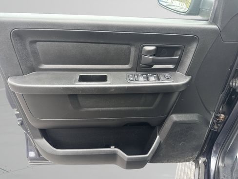 Used 2019 RAM 1500 Express AWD/4WD image 15