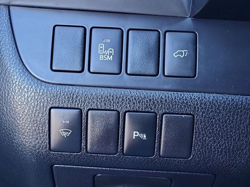 Used 2015 Toyota Highlander Limited image 29