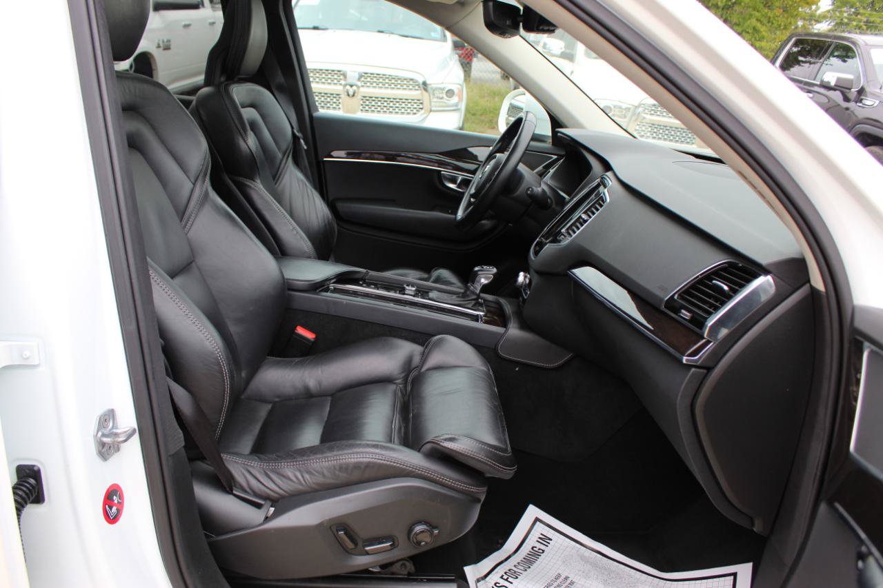 Used 2017 Volvo XC90 T6 Momentum AWD/4WD image 21
