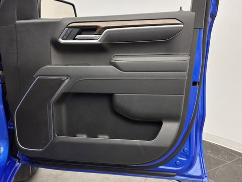 Used 2025 Chevrolet Silverado 1500 LT RWD image 31