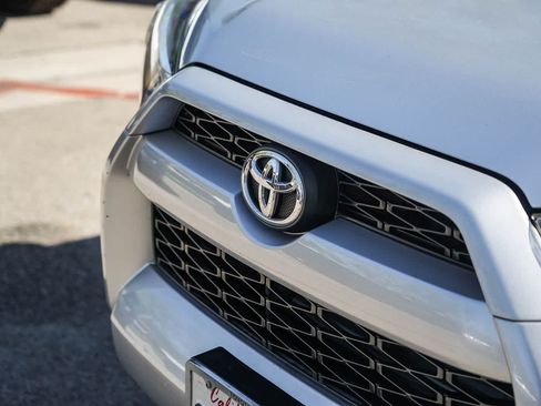 Used 2018 Toyota 4Runner SR5 RWD image 8