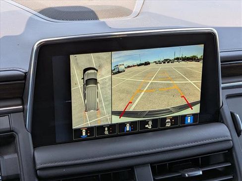 Used 2022 Chevrolet Suburban High Country RWD image 15