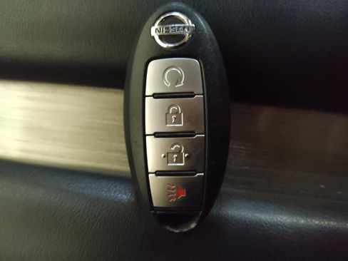 Used 2018 Nissan Murano SV image 32