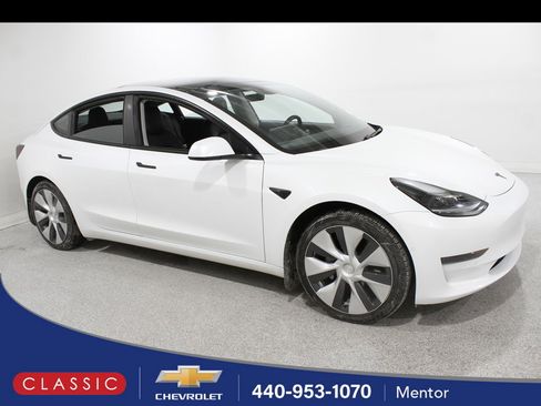Used 2021 Tesla Model 3 Standard Range Plus image 1