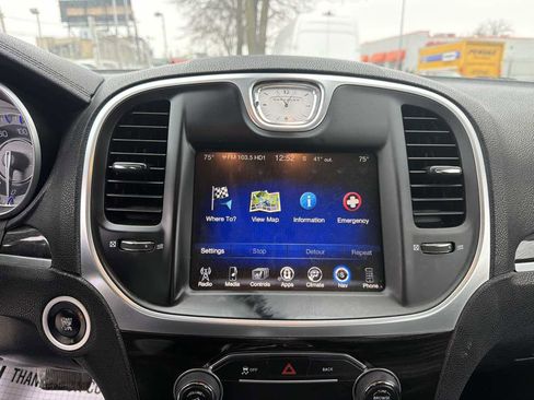 Used 2015 Chrysler 300 Limited w/ Driver Convenience Group image 31