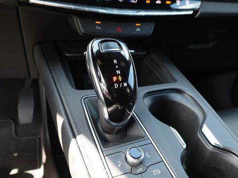 Used 2025 Cadillac XT4 Premium Luxury FWD image 29