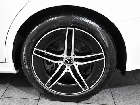 Used 2025 Mercedes-Benz E 450 4MATIC Sedan image 8