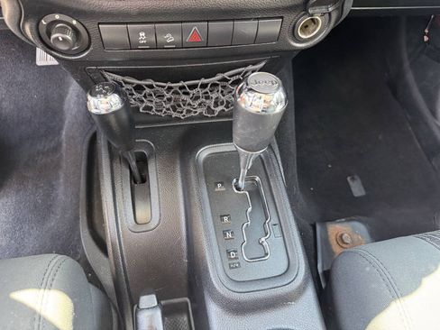 Used 2012 Jeep Wrangler Unlimited Sport AWD/4WD image 21