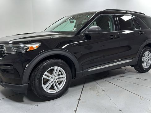 Used 2023 Ford Explorer XLT image 1