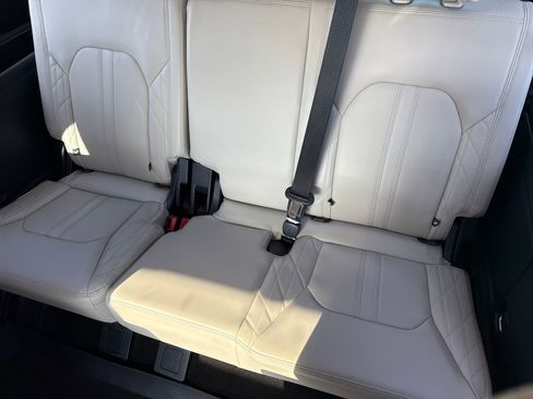 Certified 2020 Ford Expedition Platinum image 32