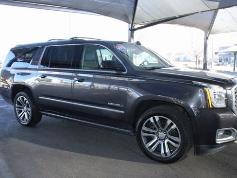 Used 2018 GMC Yukon XL Denali w/ Denali Ultimate Package image 12