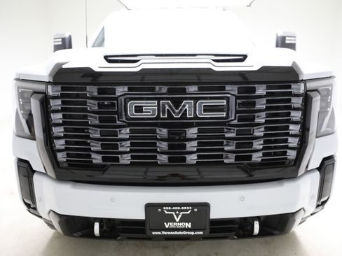 New 2026 GMC Sierra 2500 Denali Ultimate image 8