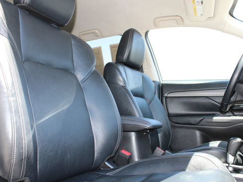 Used 2020 Mitsubishi Outlander SEL FWD image 16