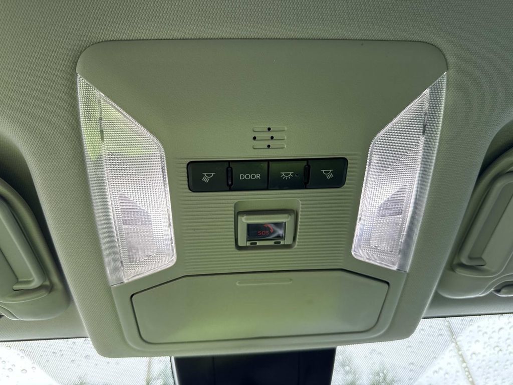 Used 2024 Toyota RAV4 XLE FWD image 42