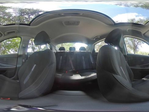 Used 2025 Hyundai Elantra SEL FWD image 41