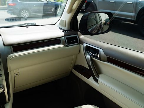 Used 2016 Lexus GX 460 Luxury AWD/4WD image 11