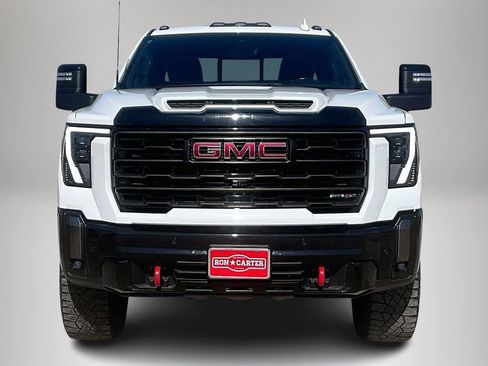 Used 2024 GMC Sierra 2500 AT4X image 3