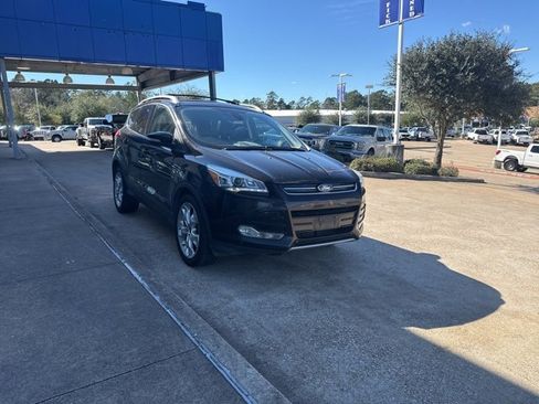 Used 2013 Ford Escape Titanium w/ Parking Technology Pkg image 2