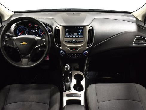 Used 2017 Chevrolet Cruze LS image 13