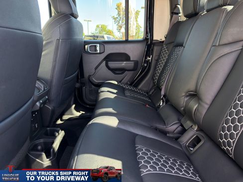 Used 2022 Jeep Gladiator Sport image 26