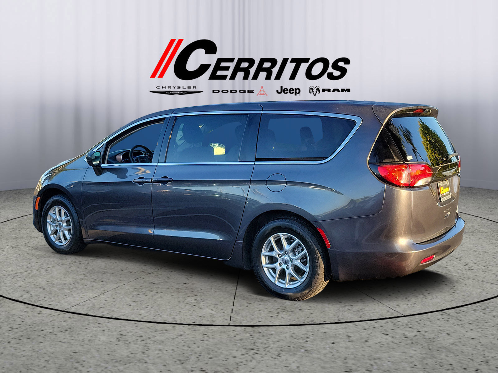Certified 2023 Chrysler Voyager LX FWD image 2
