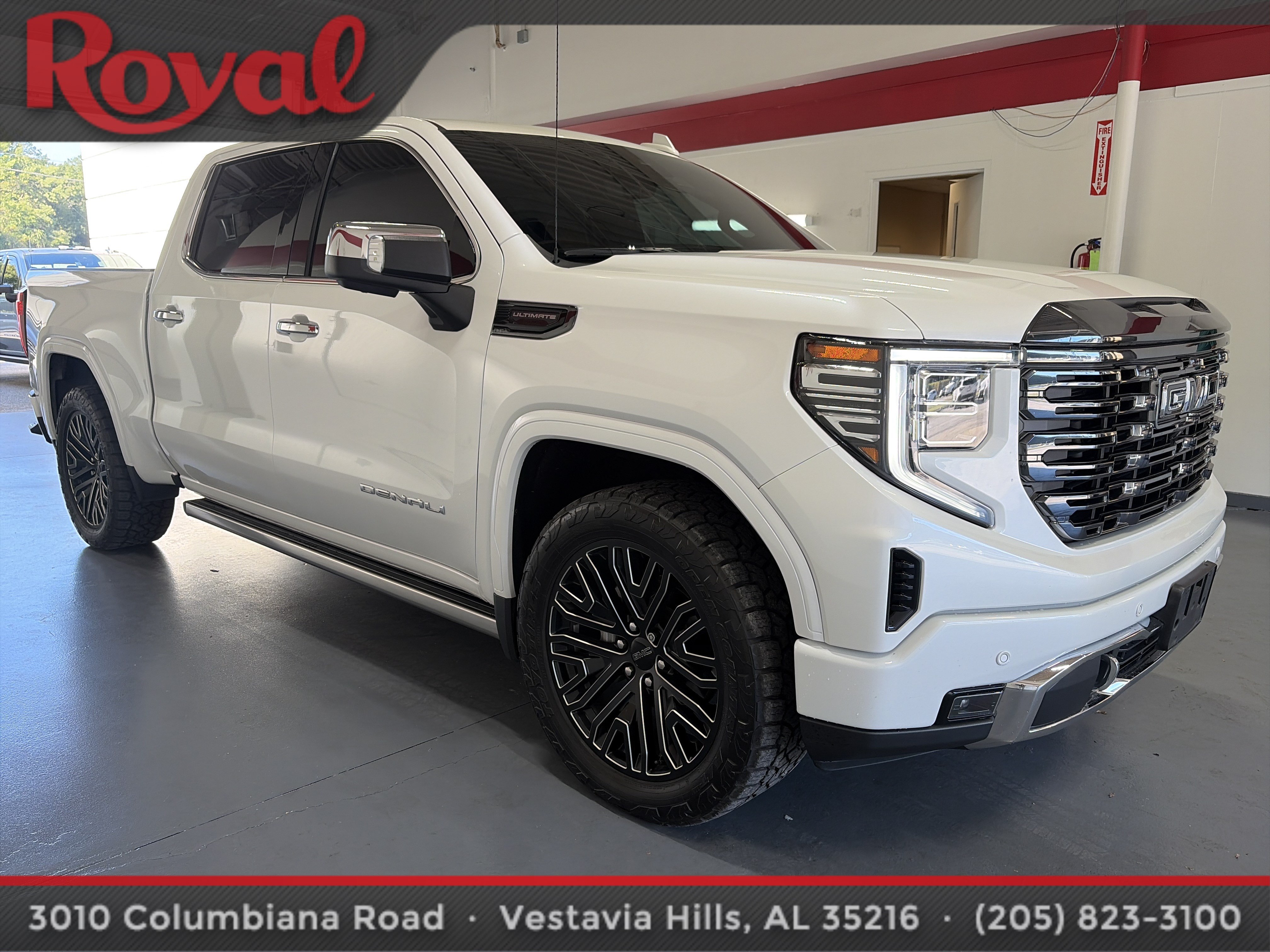 Used 2022 GMC Sierra 1500 Denali Ultimate AWD/4WD image 5