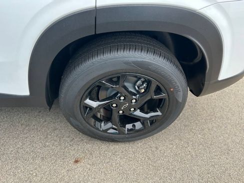 New 2026 Chevrolet Trax LT w/ Driver Confidence Package FWD image 34