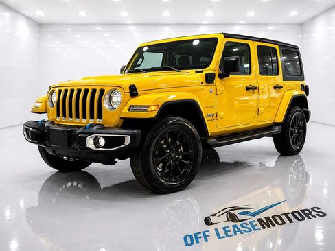 Used 2022 Jeep Wrangler Unlimited Sahara w/ Cold Weather Group AWD/4WD image 1