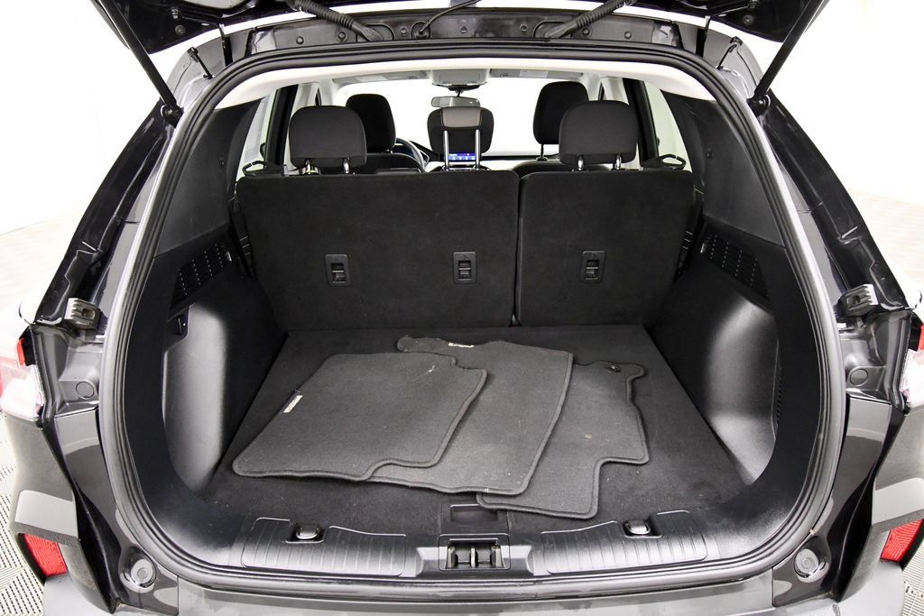 Used 2022 Ford Escape SE w/ SE Sport Appearance Package AWD/4WD image 7