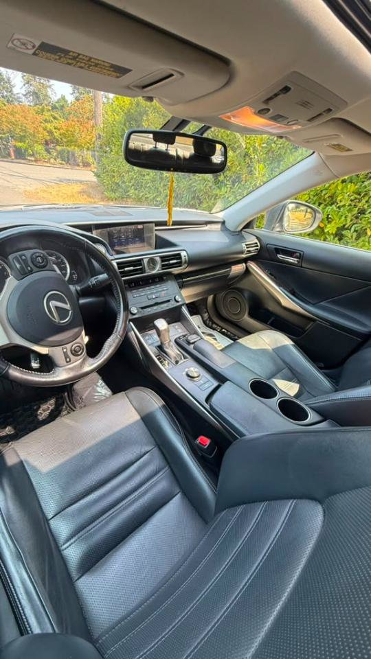 Used 2016 Lexus IS 300 AWD image 15