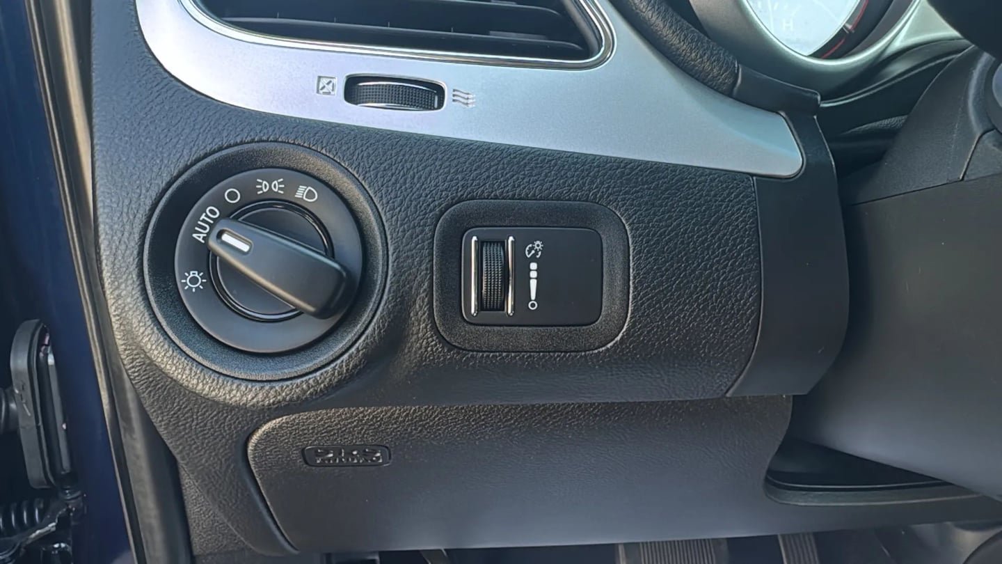 Used 2017 Dodge Journey SE FWD image 12