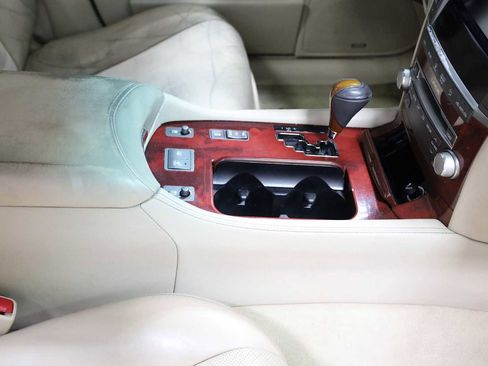 Used 2011 Lexus LS 460 w/ Comfort Pkg image 19