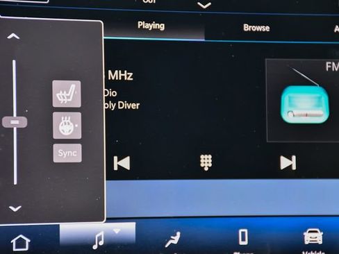 Used 2025 Chrysler Pacifica Select FWD image 23