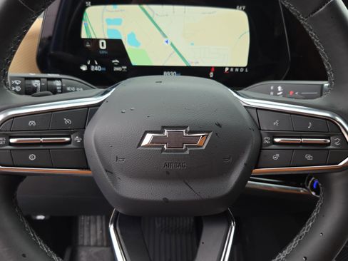 Used 2025 Chevrolet Equinox ACTIV w/ Safety and Technology Package image 24