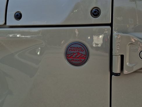 Used 2020 Jeep Gladiator Rubicon image 32