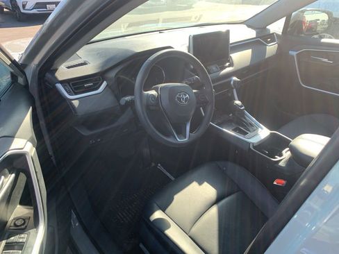 Used 2023 Toyota RAV4 XLE Premium image 10