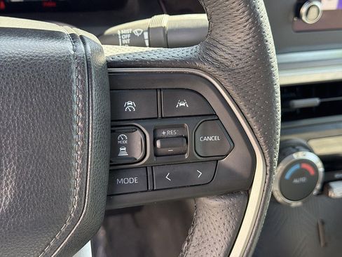 Used 2025 Toyota Tacoma TRD Off-Road AWD/4WD image 35