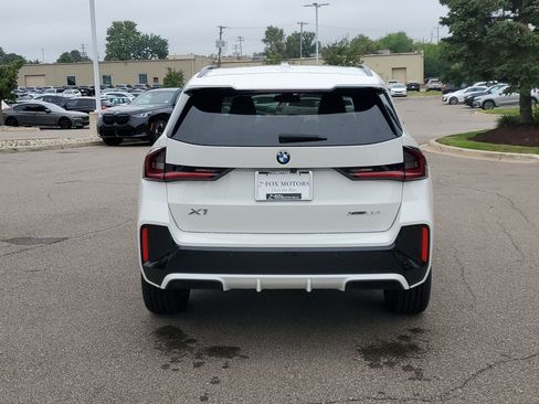 Used 2023 BMW X1 xDrive28i w/ M Sport Package AWD/4WD image 4