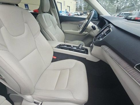 Used 2023 Volvo XC90 B6 Plus w/ Protection Package Premier image 8
