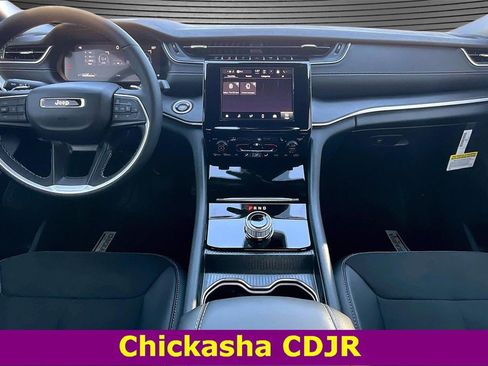 New 2025 Jeep Grand Cherokee L Altitude image 5