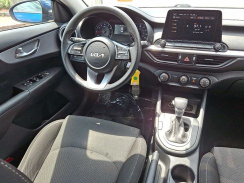 Used 2024 Kia Forte LXS w/ LXS Technology Package FWD image 15