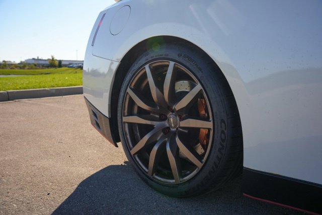 Used 2015 Nissan GT-R Premium AWD/4WD image 10