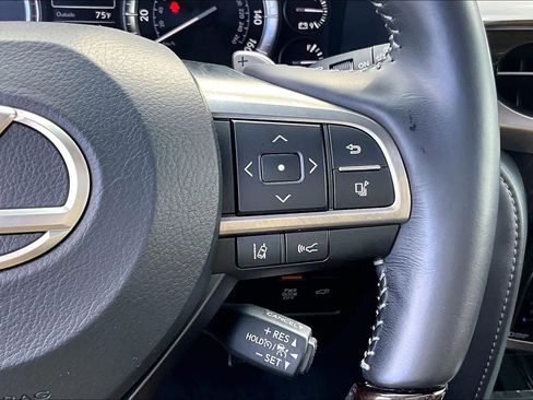 Used 2016 Lexus LX 570 4WD w/ Luxury Package image 23