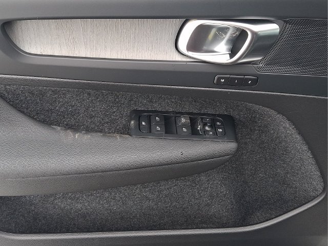 New 2026 Volvo XC40 B5 Core w/ Protection Package Premier AWD/4WD image 6