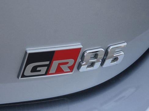 Used 2025 Toyota GR86 Premium w/ Performance Package RWD image 17