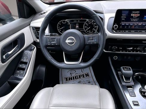 Used 2023 Nissan Rogue SV w/ SV Premium B Package FWD image 8