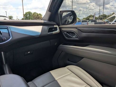 Used 2024 Chevrolet Tahoe Z71 w/ Luxury Package AWD/4WD image 19
