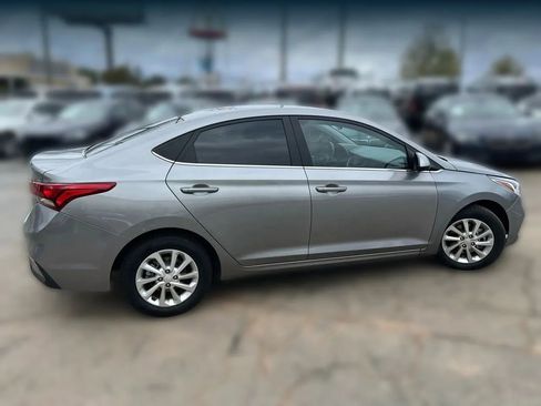 Used 2022 Hyundai Accent SEL image 10