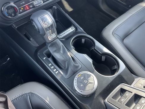 New 2025 Ford Bronco Outer Banks image 8