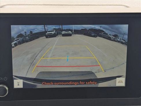 Used 2025 Toyota Tacoma SR5 AWD/4WD image 12